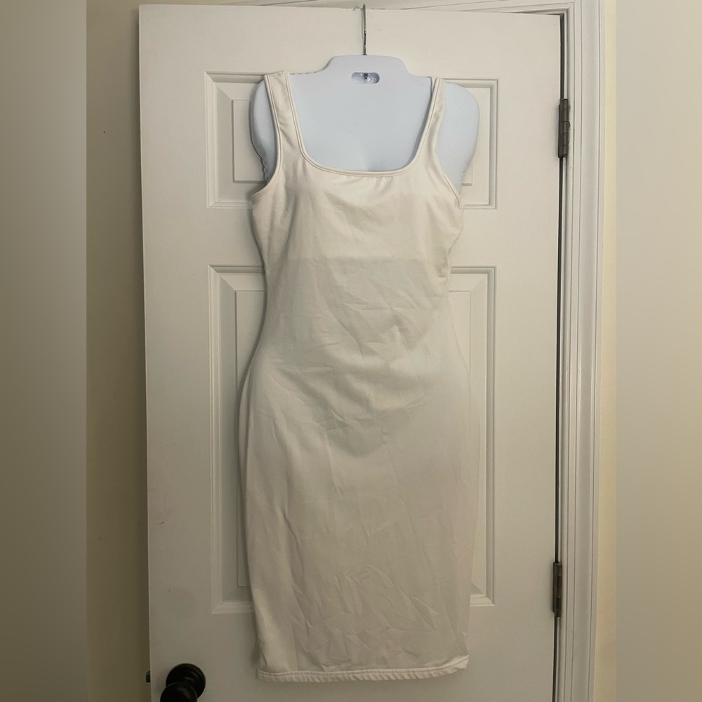 🩷 3/$18 stretchy white cream Bodycon midi dress